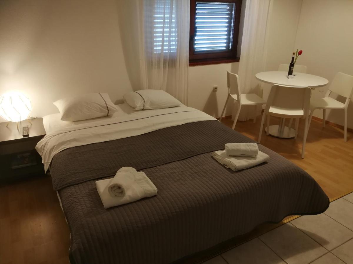 Apartmani Sandra I Davor Lonic Kukljica Exterior foto